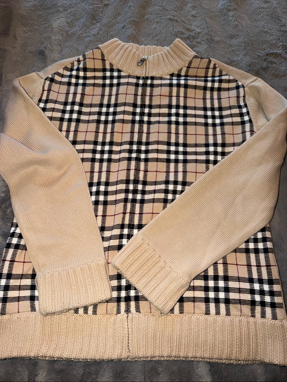Preloved Burberry Beige Plaid zipper closure sweater great condition.